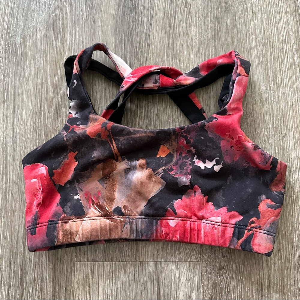 ❗️5/$20❗️Body Language Patterned Twist Strap Sports Bra